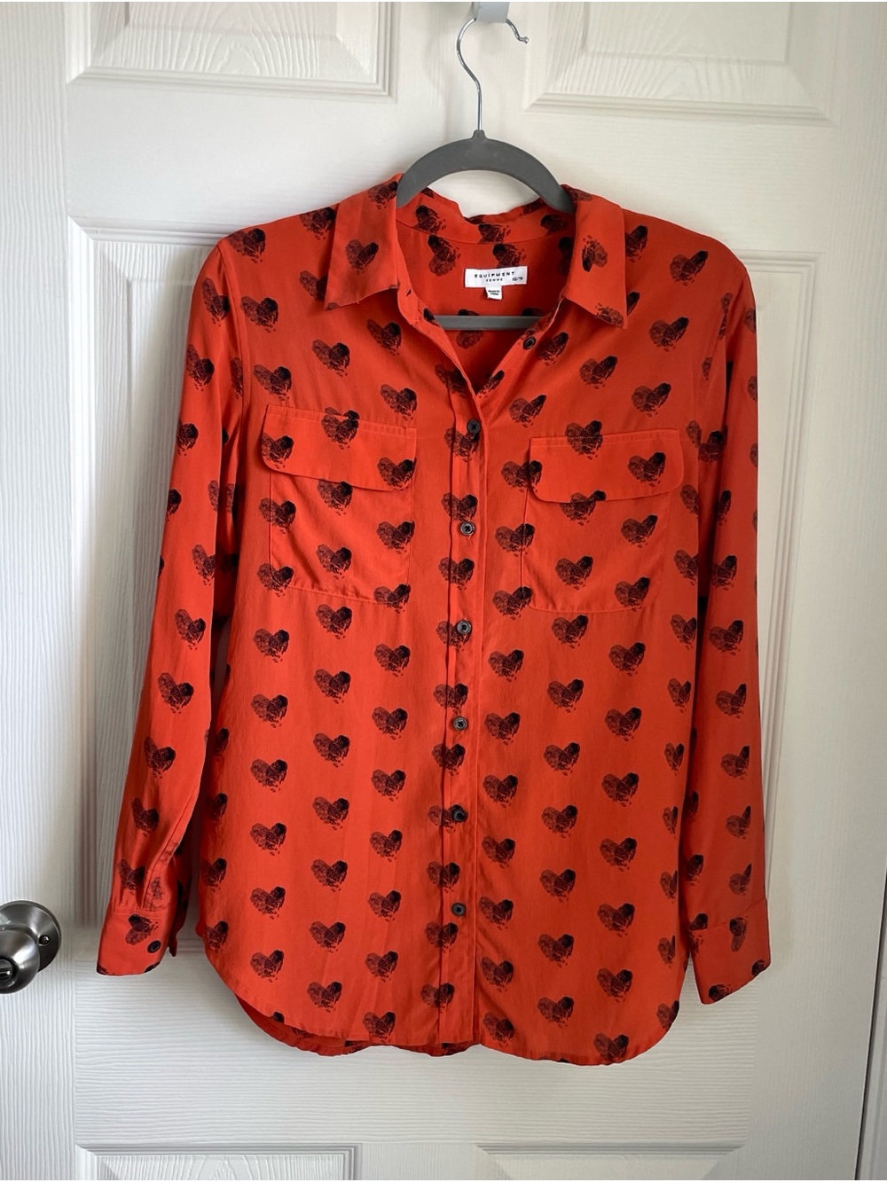EUC Rare Equipment Femme 100% Silk Signature Black Heart Print Button Up Blouse